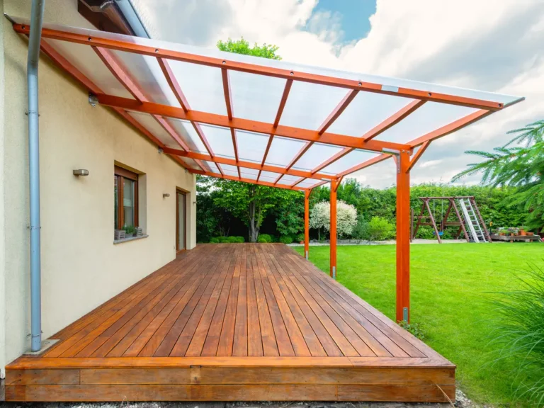 Pergola builder