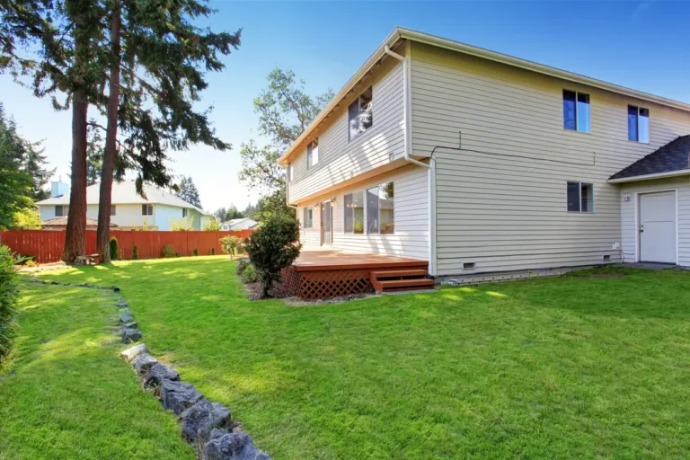 Deck construction contractor