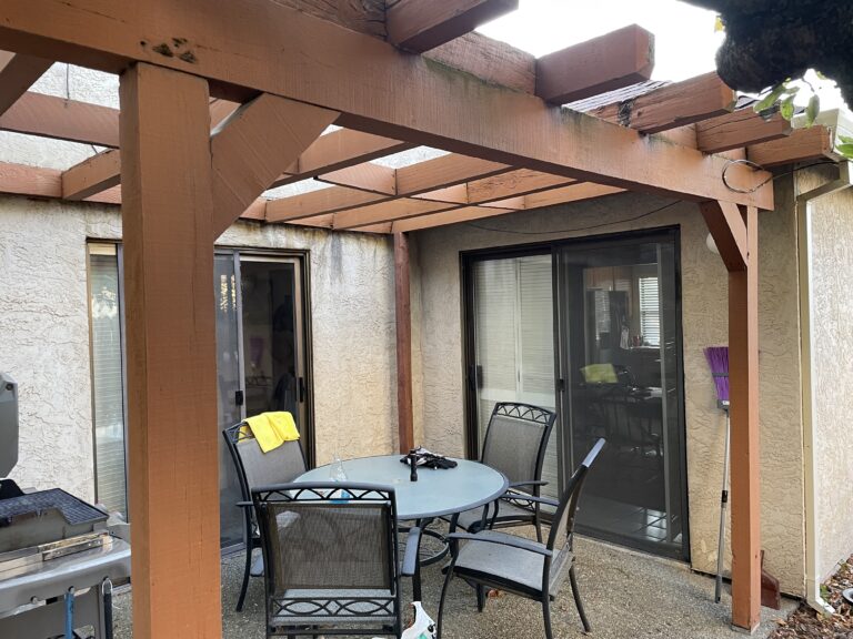 Pergola builder