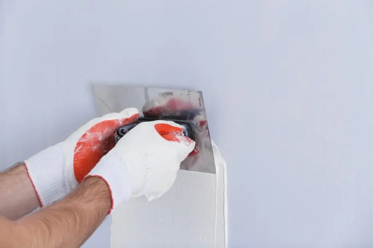 Skim coating and wall finishing